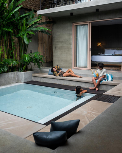 Swimming Pool 11