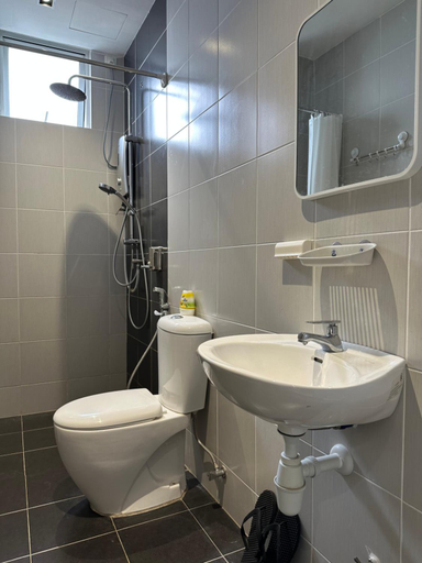 Bathroom 4, KTCC Drawbridge Cottage Kuala Terengganu Homestay, Kuala Terengganu
