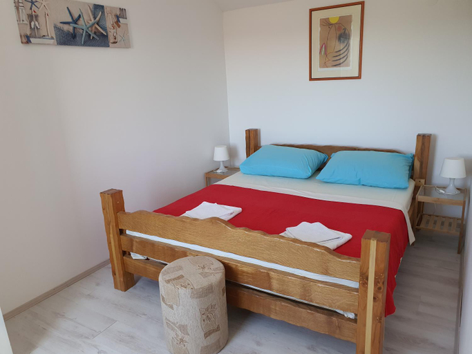 Facilities, Kuca za odmor Rogoznica, Rogoznica