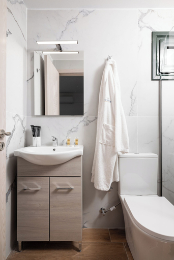 Bathroom 5, Blue Horizon Apartments, Crete