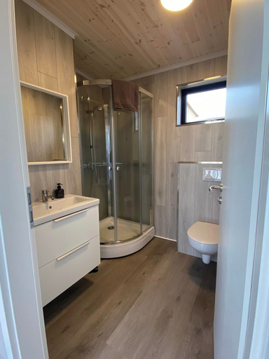 Bathroom, Brekkukot Cottage, Sveinsstaðahreppur