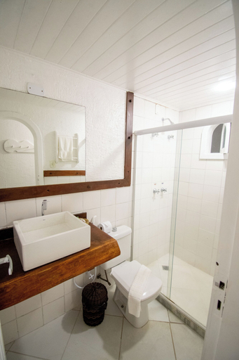Bathroom 3, Hotel Quinta do Porto, Porto Seguro