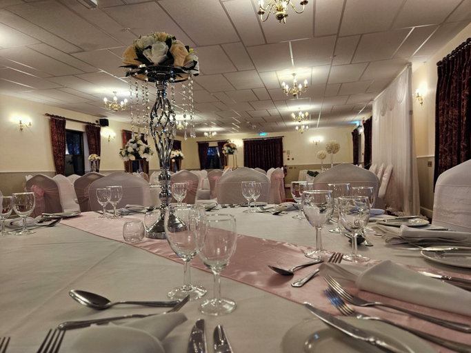 Food & Drinks 5, Marsh Farm Hotel, Wiltshire