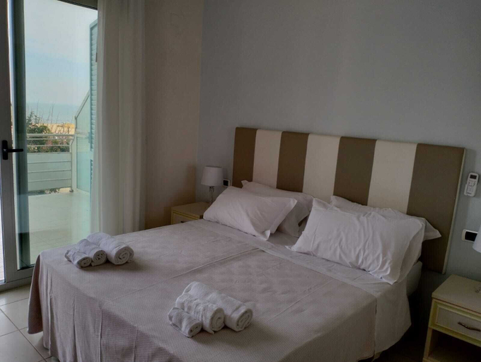 Bedroom 3, Hotel Riviera, Teramo