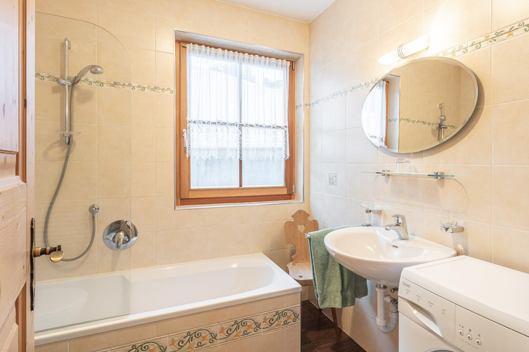 Bathroom 3, App. Desiree, Bolzano