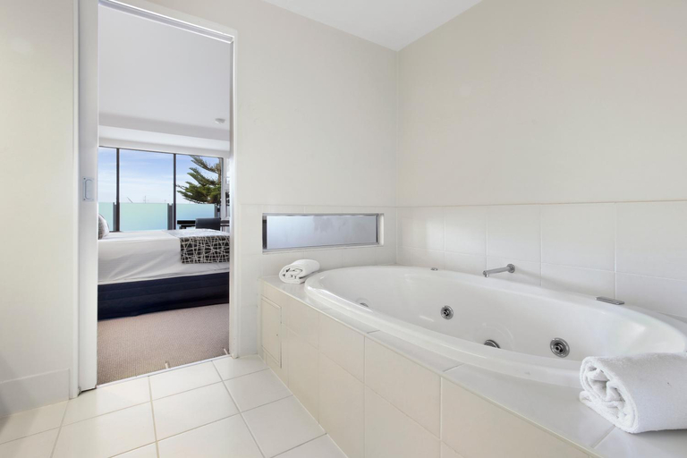 Bathroom 3, Bellevue On The Lakes., E. Gippsland - Bairnsdale