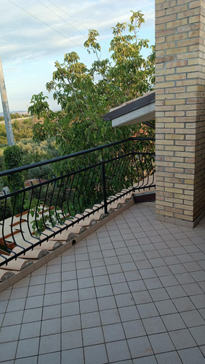 Others 3, B&B "LE LUCI" SUPER CAMERA IN ATTICO interno 3 rose rosse, Chieti