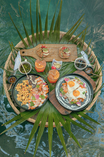 Food & Drinks 5, The Yellow Nest, Cozumel