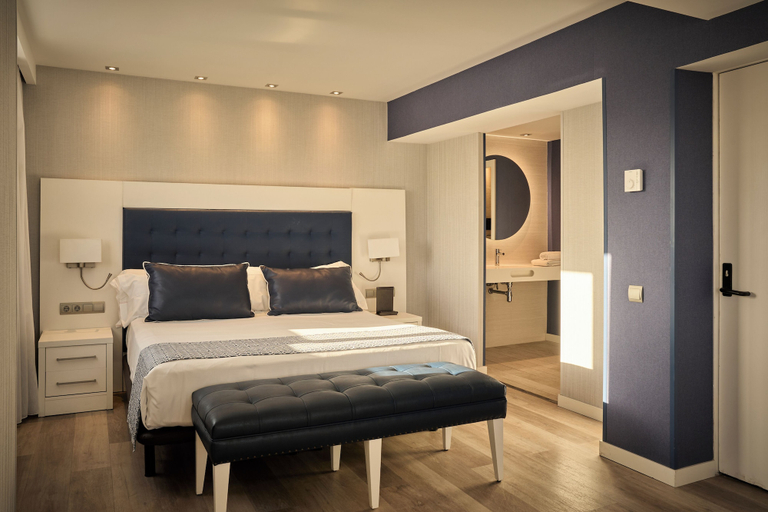 Bedroom 3, Catalonia Del Mar - Adults Only, Baleares