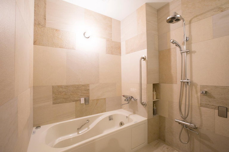 Bathroom 2, 3 Wellness, Okayama