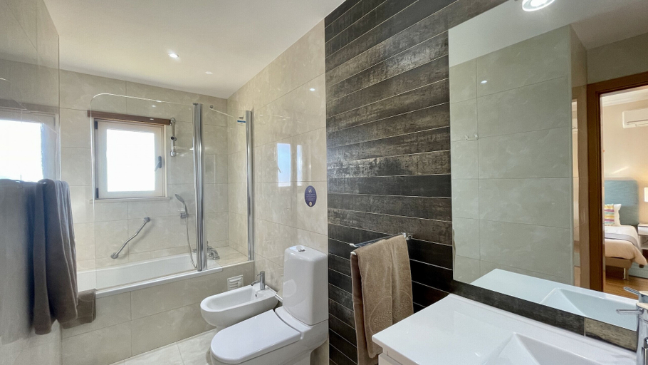 Bathroom 4, Sunshine CIP, Albufeira