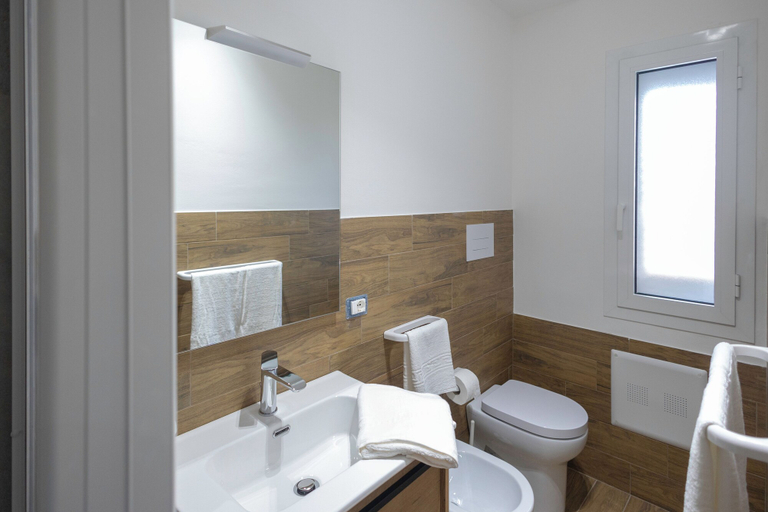 Bathroom 5, ELYSIUM, Trapani