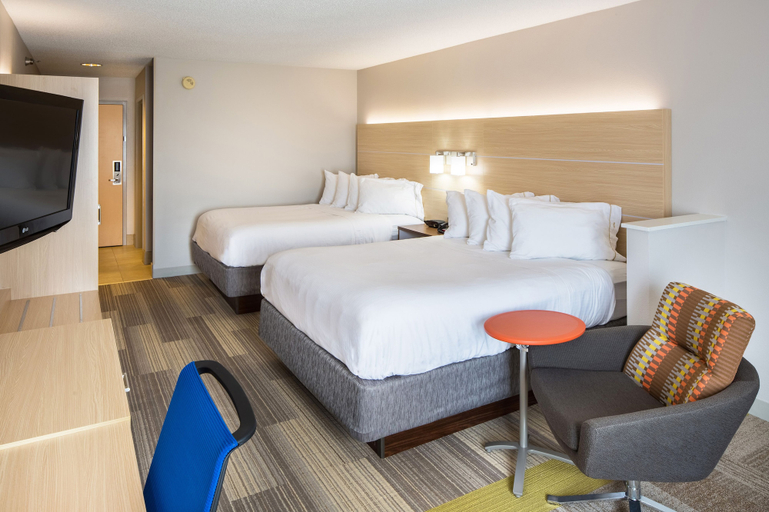 Bedroom 5, Holiday Inn Express CEDAR RAPIDS (COLLINS RD) by IHG, Linn
