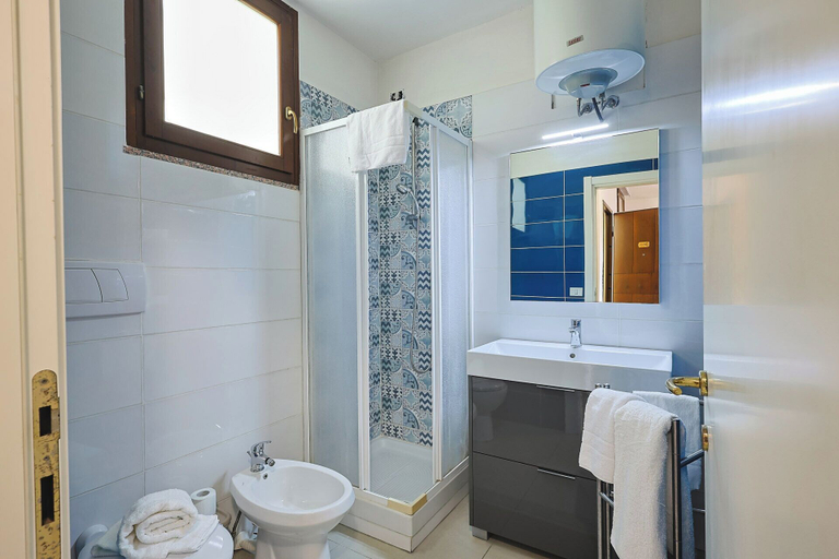 Bathroom 3, Pineta Azzurra, Grosseto