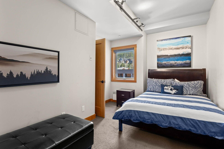 Bedroom 3, Kookaburra Lodge #401 By Bear Country, Thompson-Nicola