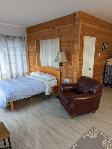 Bedroom 3, Gordie's Restaurant Lounge Inn, Mount Waddington