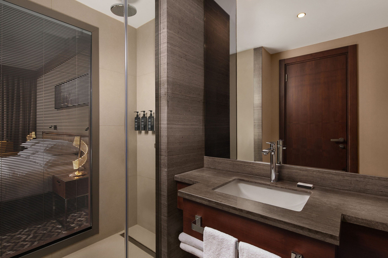 Bathroom 5, Sheraton Istanbul City Center, Beyoğlu
