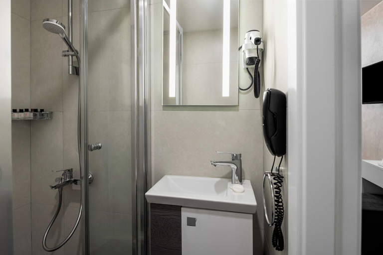 Bathroom 5, Istanbul Efes Hotel, Fatih