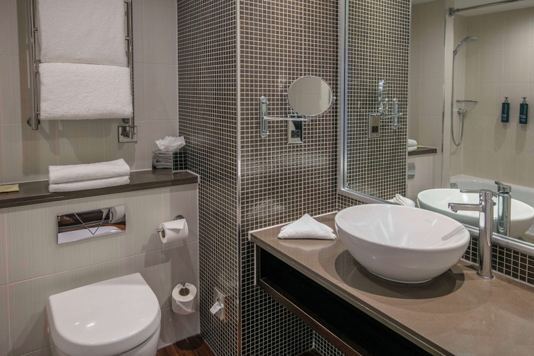 Bathroom 3, The DoubleTree by Hilton Stratford-upon-Avon, Warwickshire