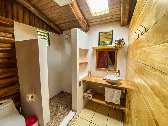 Bathroom 2, Cabanas Lamaite, Nicoya