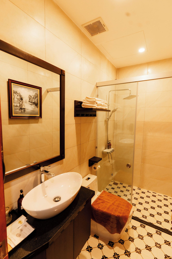 Bathroom 4, 75 Garden INN, Huế