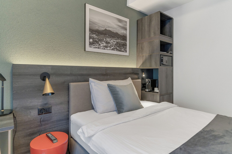 Bedroom 18