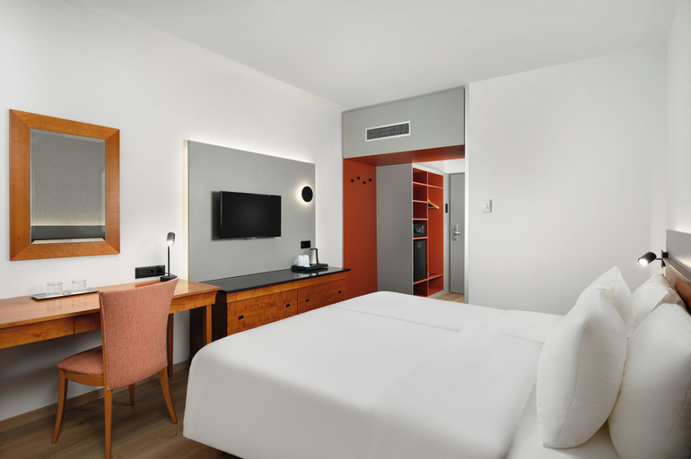 Bedroom 4, Danubius Hotel Hungaria City Center, Budapesti