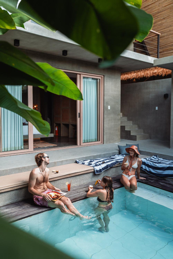 Swimming Pool 14