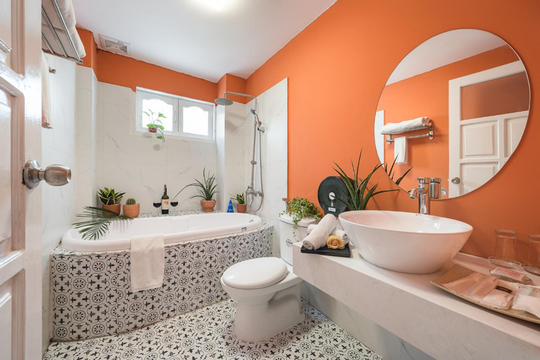 Bathroom 13