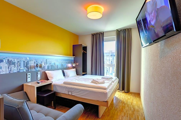 Bedroom 2, MEININGER Hotel Frankfurt/Main Messe, Frankfurt am Main