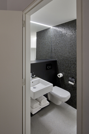 Bathroom 4, Alpha Hotel, Vlaams Brabant