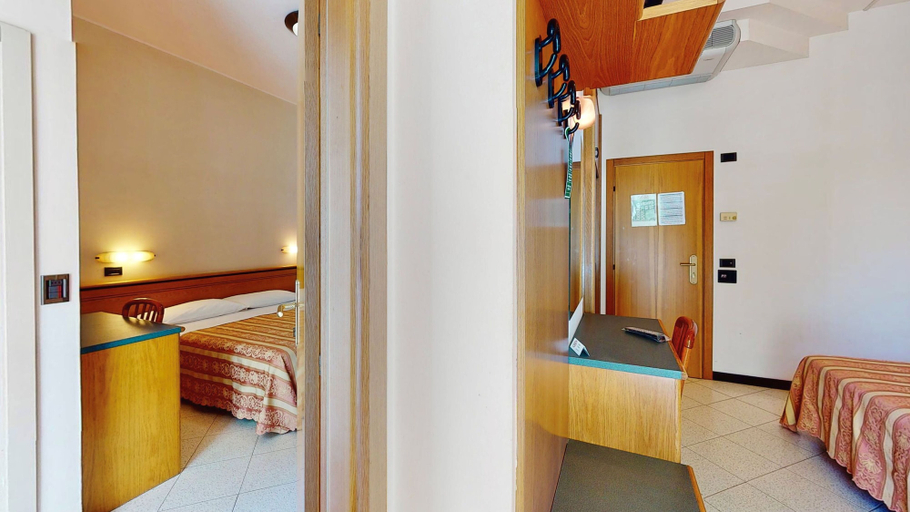 Bedroom 4, Hotel Excelsior, Ravenna