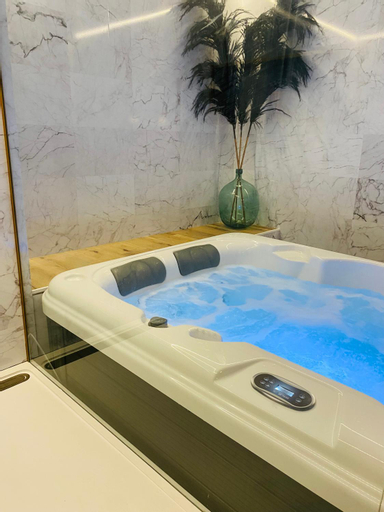 Bedroom 4, Quinze suites et wellness de luxe, Namur