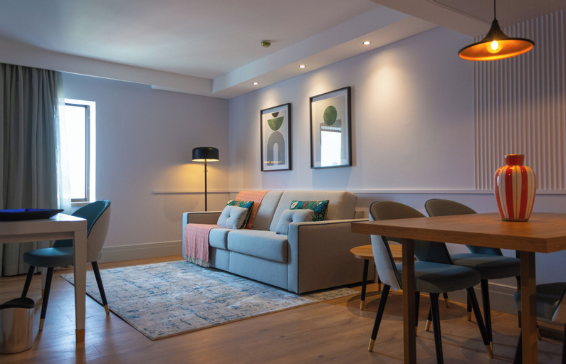 Dining Room 7
