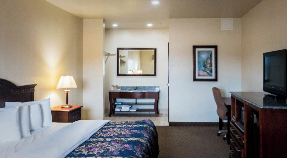 Bedroom 4, Hiway Inn Express Of Coalgate, Coal