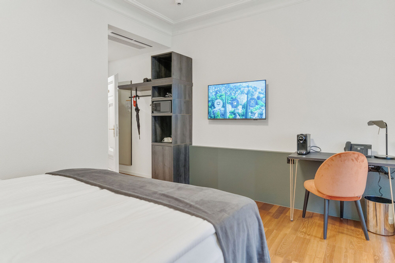 Bedroom 24