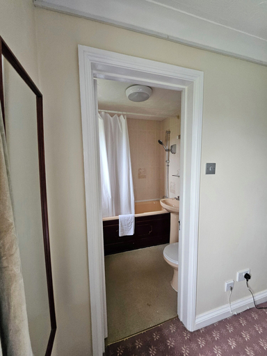 Bathroom 3, Marsh Farm Hotel, Wiltshire