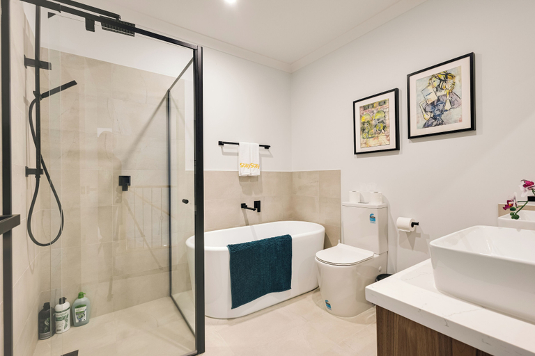 Bathroom 3, StayAU Stylish 4BR Home Ringwood, Maroondah - Ringwood