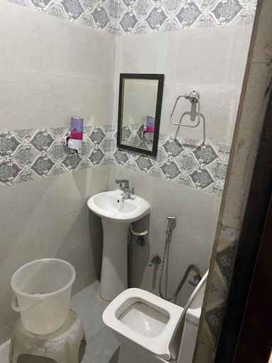 Bathroom 4, Goroomgo Tapovan Residency Haridwar, Dehradun