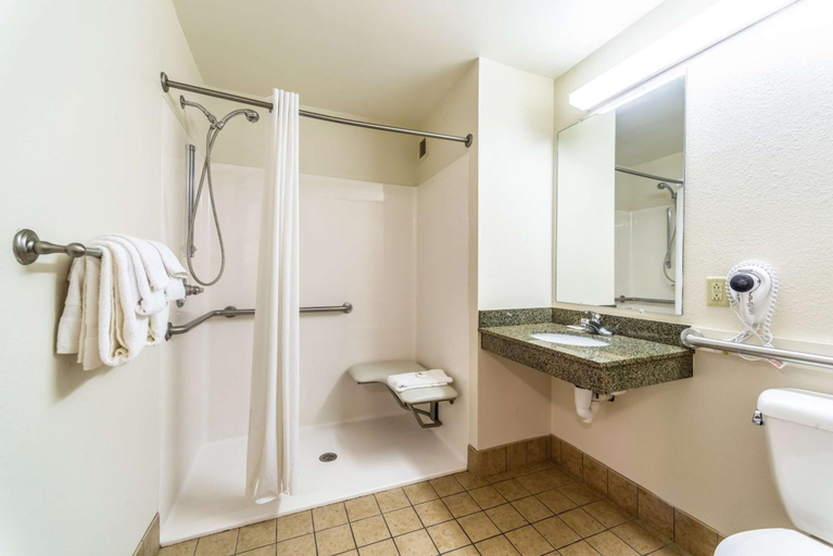 Bathroom 4, Welcome Suites, Saint Clair