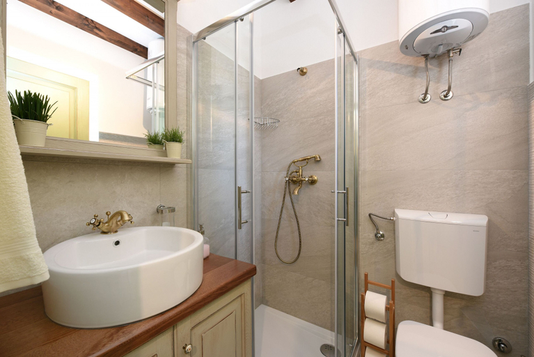 Bathroom 4, Villa Laurana, Pakoštane