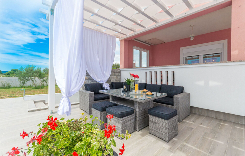 Others 5, Villa Maris, Benkovac