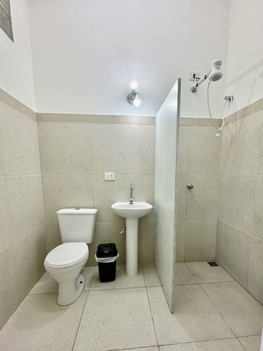 Bathroom 4, Surfside Suites, Peruíbe