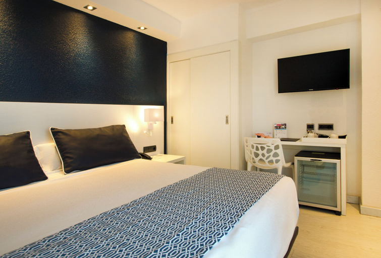 Bedroom 3, Catalonia Del Mar - Adults Only, Baleares