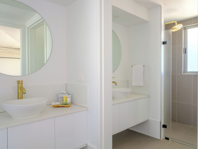 Bathroom 7