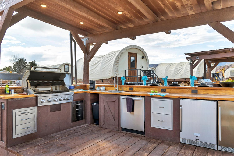 Food & Drinks, Zion White Bison Glamping & RV Resort, Washington