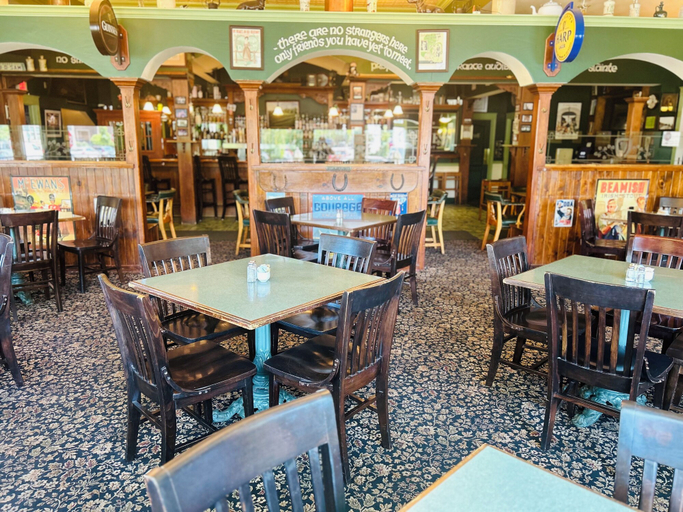 Food & Drinks 5, County Clare Irish Hotel & Pub, Milwaukee