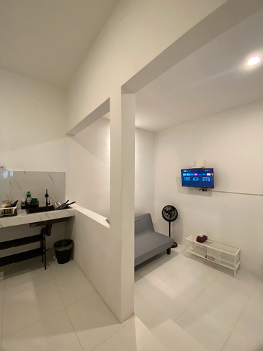 Bathroom 12