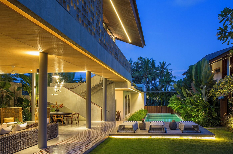 Exterior 9