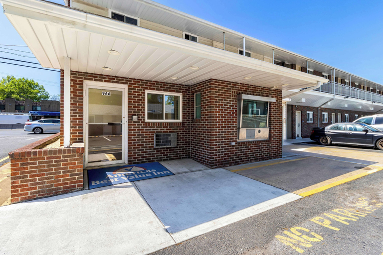Exterior & Views 2, Americas Best Value Inn Avenel Woodbridge, Middlesex